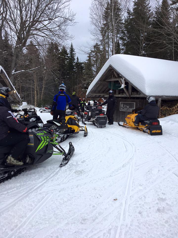 Places to Stay when Snowmobiling in Maine 2017-2018 Season